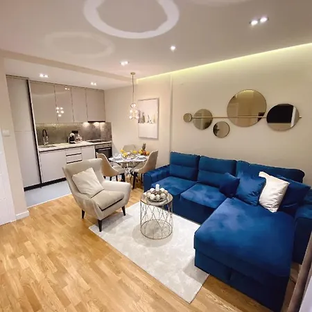 Apartment Tiffany Lux *