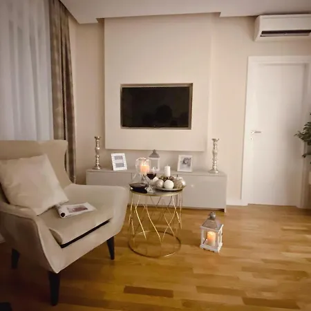 Tiffany Lux Apartment *